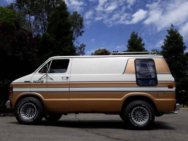 1985_dodge_ram_van_1589747681f70a6f14820200516_130705-scaled.jpg