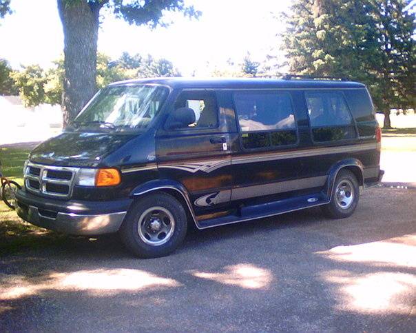 1998_dodge_ram_van-pic-20515-1600x1200.jpg