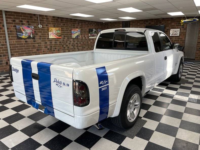 2000 Dakota RT white with blue stripes - rear.jpg