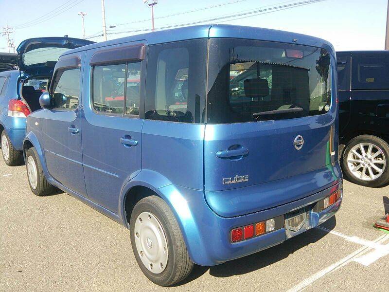 2005-Nissan-Cube-SX_02.jpg