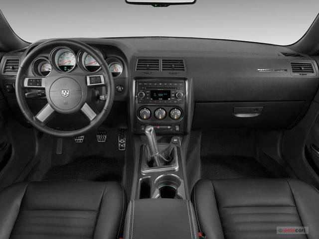 2010_dodge_challenger_dashboard.jpg