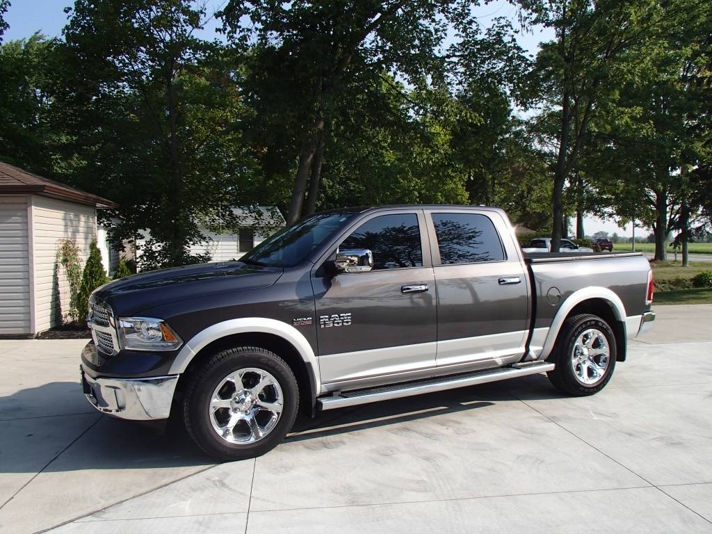 2015 Ram Laramie 005.JPG