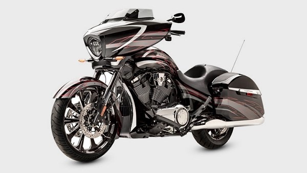 2015 Victory Magnum X-1 Bagger.jpg