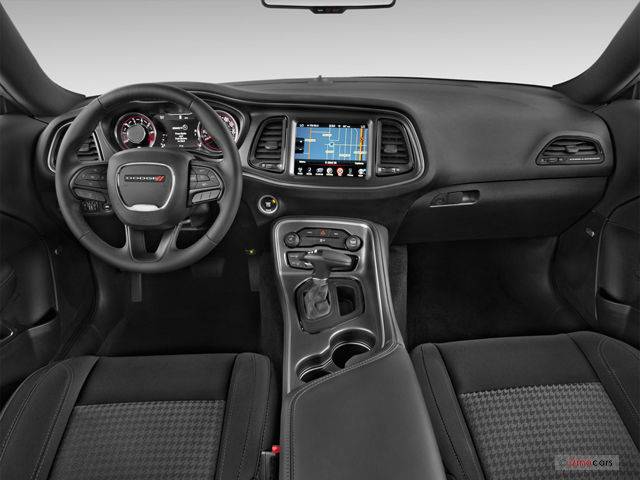 2015_dodge_challenger_dashboard.jpg