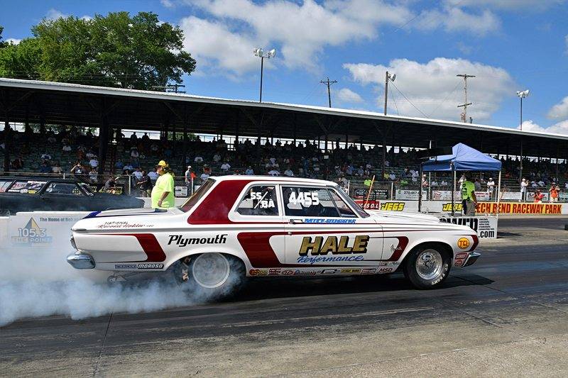 2016-hot-rod-reunion-hale-1964-plymouth-savoy-burnout.jpg