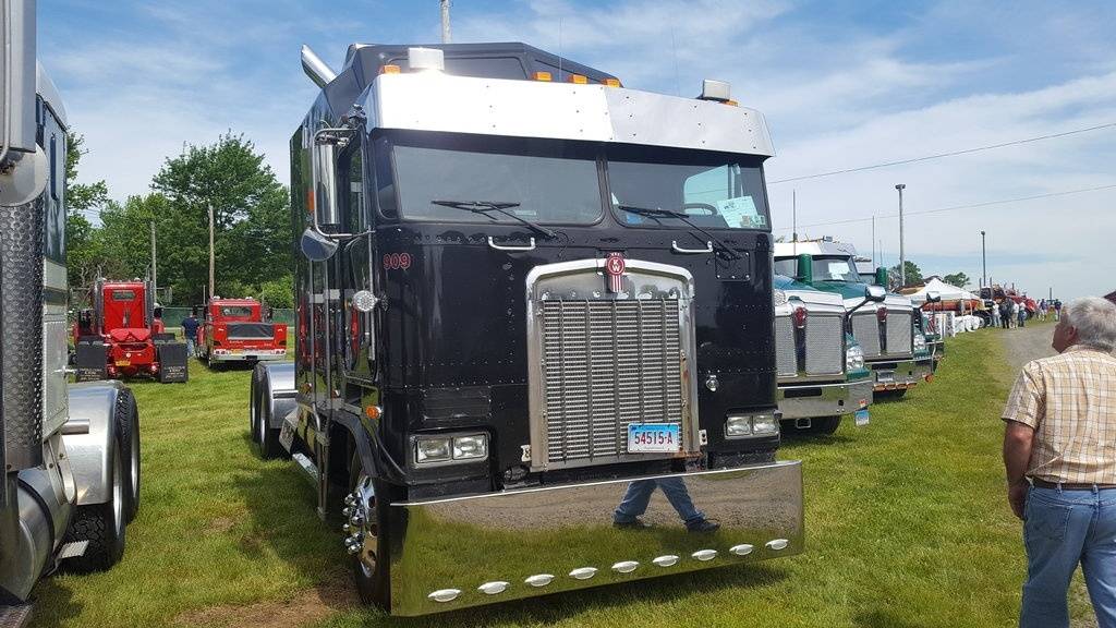 Antique truck show Bethlehem, CT For B Bodies Only Classic Mopar Forum