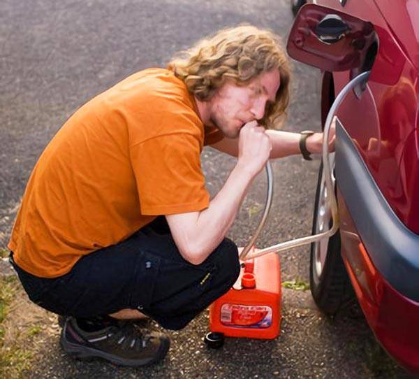 2022%2F05%2Fhow-to-siphon-gas-with-a-garden-hose-4.jpg