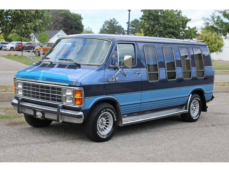 21899203-1984-dodge-ram-van-std.jpg