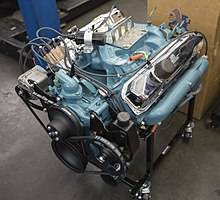 220px-Chrysler_383_low-block_engine%2C_1964_or_65.jpg