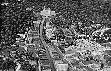 220px-Picturesque_Hot_Springs_Central_Avenue_1924.jpg
