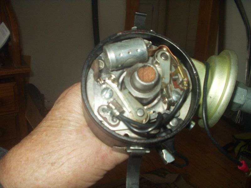 24 1968 HEMI distributor 3.JPG