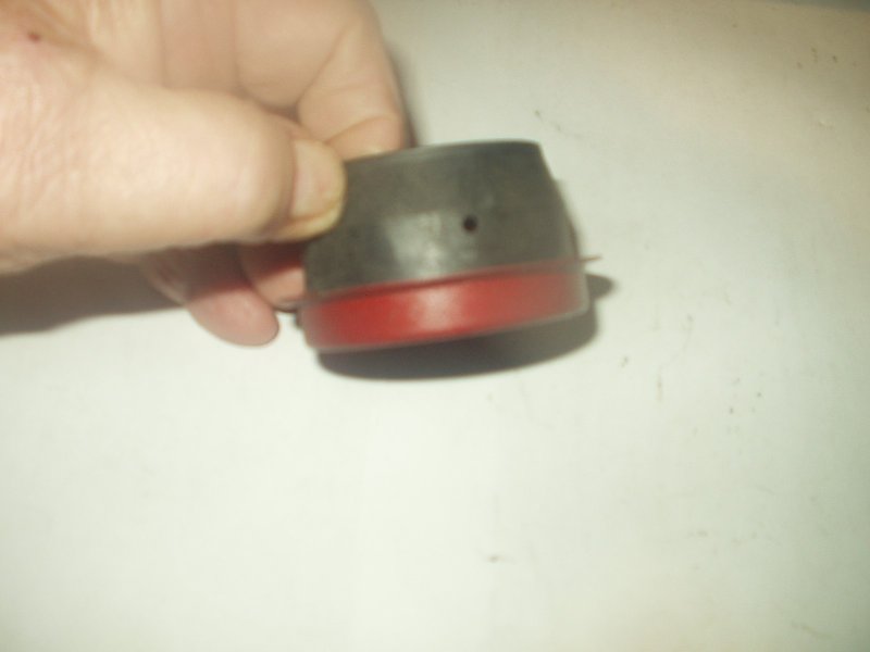 26 REar trANSmiSSion SeAl with drain hole #2.jpg