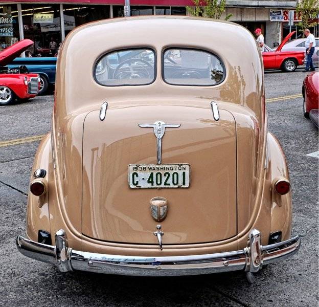 268 1938 De Soto.jpg