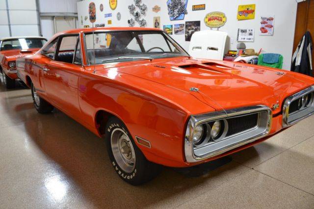 %2F%2Fdavidsclassiccars.com%2Fimages%2Ffull%2F1970-dodge-super-bee-440-6pk-4-speed-hemi-orange-5.jpg