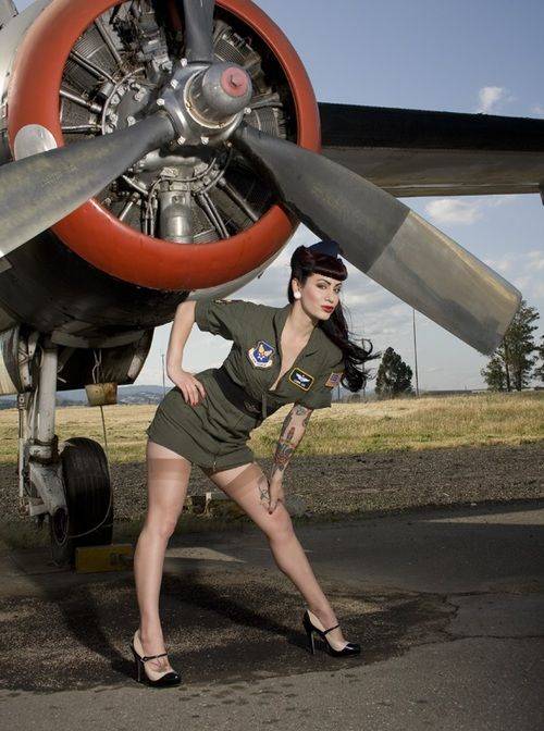 30fe19666eb72630180d616a2b49bc22--airplane-pin-up-photography.jpg