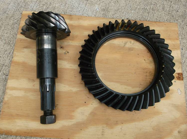 323 ring and pinion.jpg