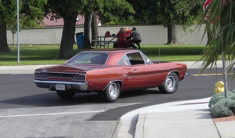 348 '70 Plymouth GTX.jpg