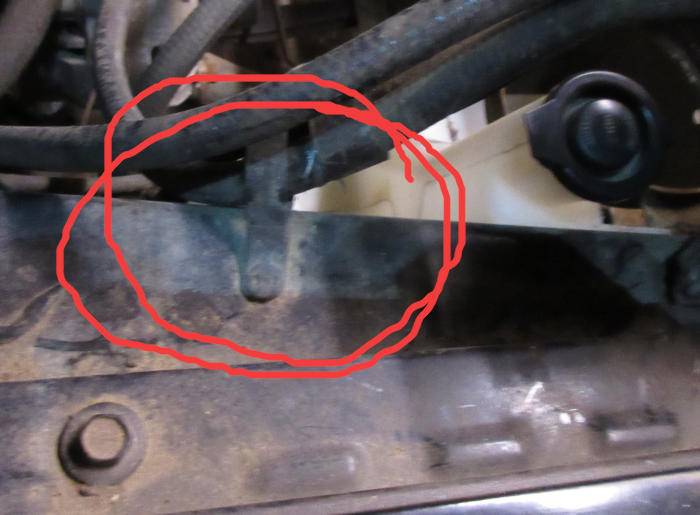 34_EGR_hose_clip.JPG
