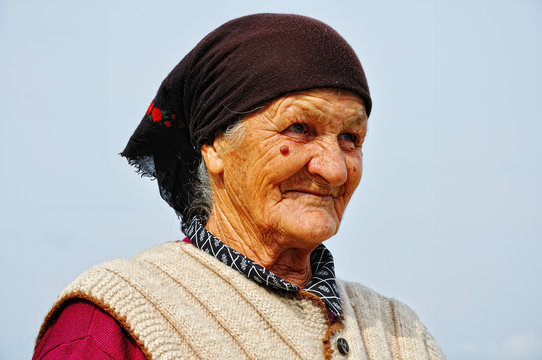 360_F_18123038_CPwktjOEZ9rp1SqZBUUA4pjNoatiGpLJ.jpg