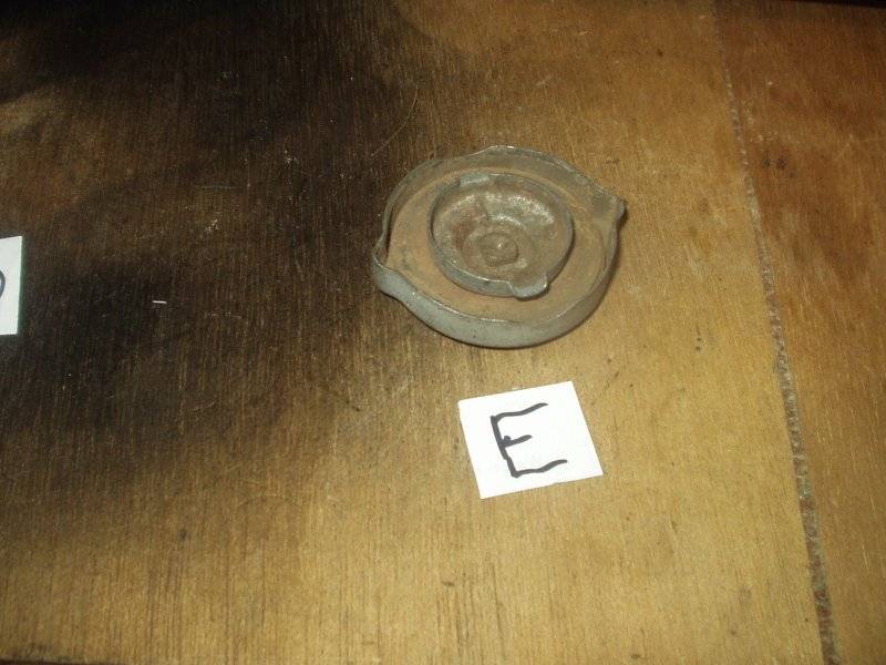 423 caps e.JPG