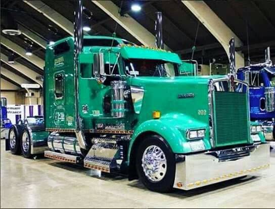 4bb09103cf52cc7c1a1ac864c20e178c--semi-trucks-big-trucks.jpg