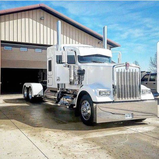 4be2309ecc4e4788e6f5f50aa228f48f--semi-trucks-big-trucks.jpg