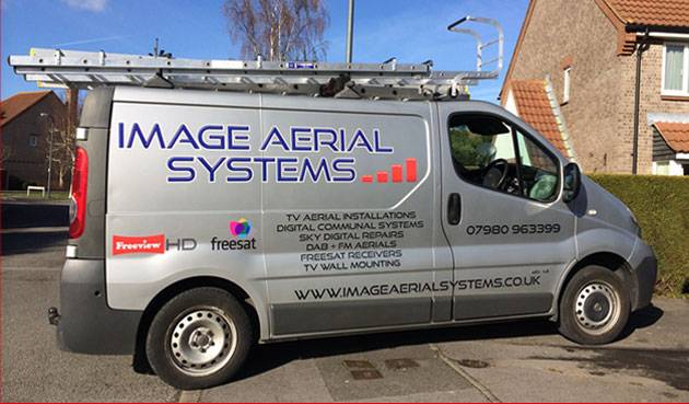 4f4b8eb6?rik=c3v50NTMxPwk%2bg&riu=http%3a%2f%2fimageaerialsystems.co.uk%2fimg%2fimage-aerial-van.jpg