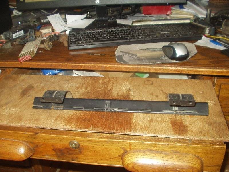 526 hinge 2.JPG