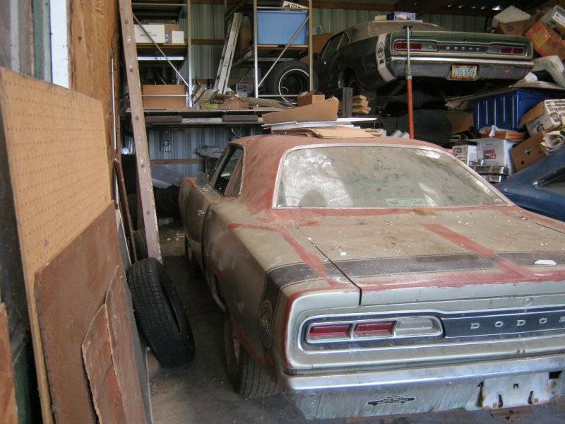 536 '69 Dodge Coronet Super Bees.jpg
