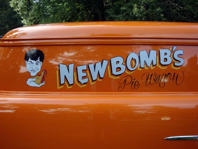 56 210 Sedan Delivery Hollywood Knights Newbomb Turk's 56 Sedan delivery The pie-wagon.jpg