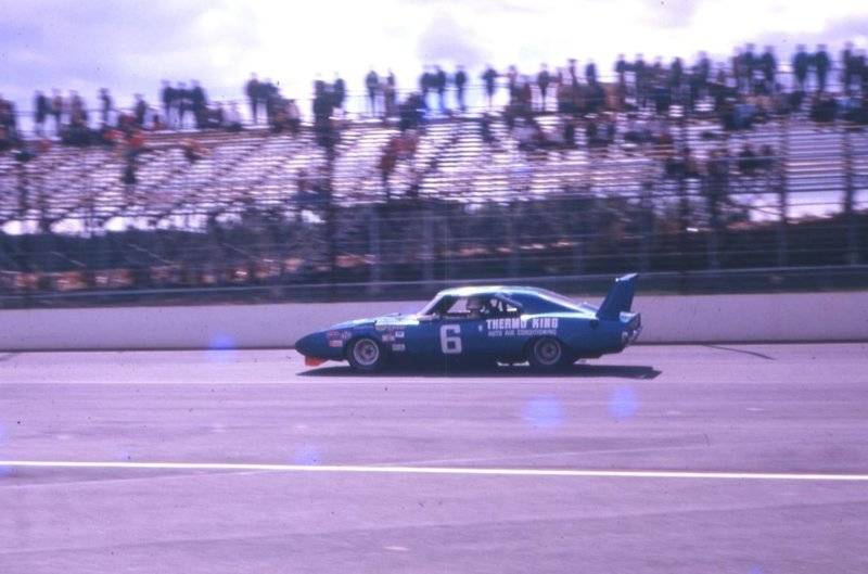 #6  1969 dodge charger daytona gary bettenhausen at pocono 500 - sept  1971.jpg