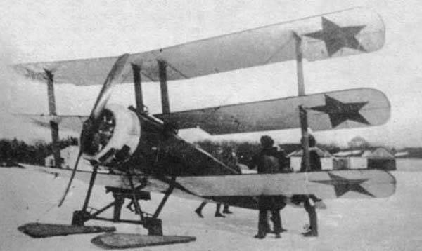 600x_SopwithTriplane_Skis.jpg