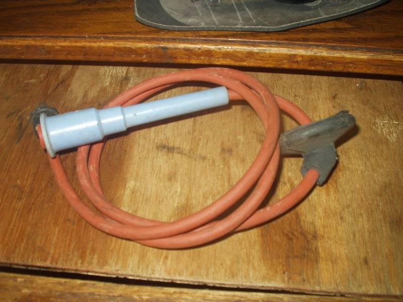 622 hemi spark plug wire.JPG