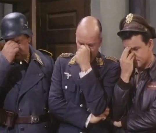 636b15fee175e51473b299a3c3b5d446--hogans-heroes-funny-photos.jpg