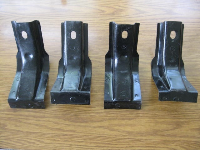 64 Plymouth floor supports 002.JPG