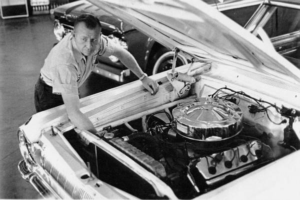 64 Polara 426ci Hemi NASCAR Cotton Owens 1964.jpg