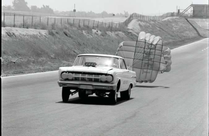 65 Comet AFX 427ci SOHC Chute Out.jpg