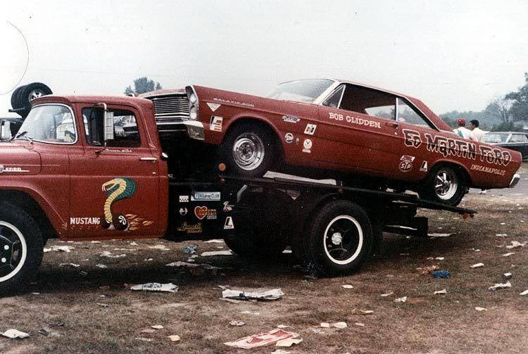 65 Galaxie XL 500 SS 427ci Bob Gliddens 1st racecar Ed Martin's hauler.jpg