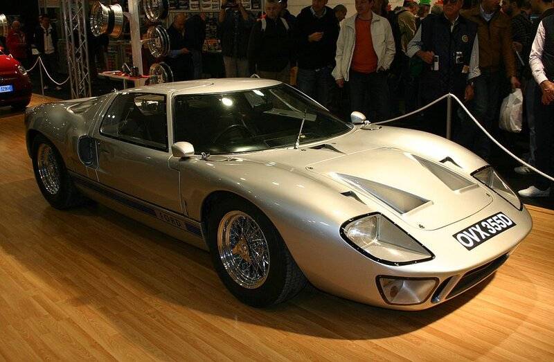 65 Shelby Ford GT-40 MkI Road Version.jpg