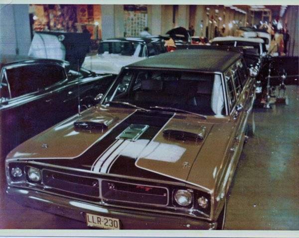 66 Coronet Wagon (6).jpg