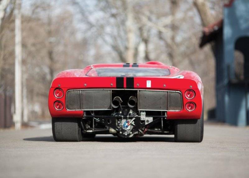 66 Shelby Ford GT-40 Mk IIB red rear.jpg