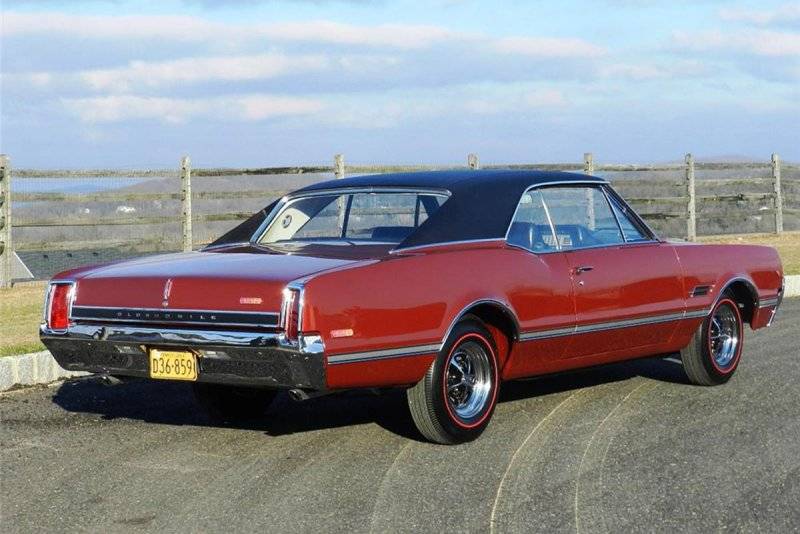 67 442 Olds HT #3 rear.jpg