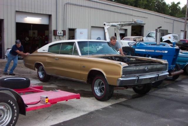 67 Charger with dealer installed vinyl top.jpg
