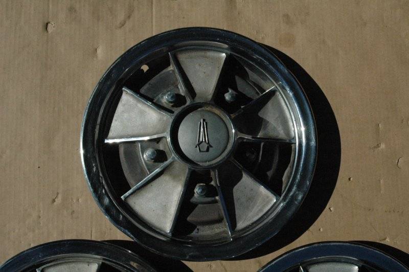 67 PLY mag wheelcover (3).JPG