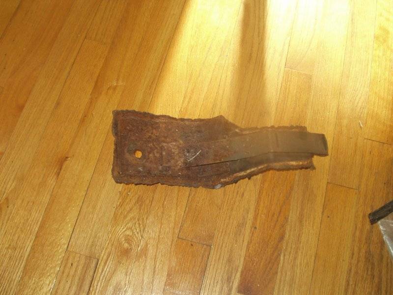 68 console brace 1.JPG