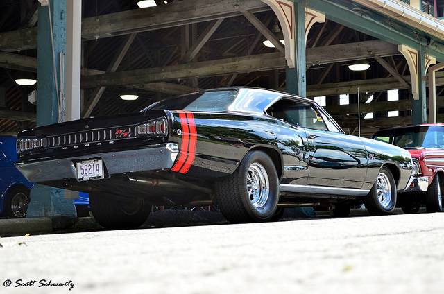 68 Coronet RT black with Cragers.jpg