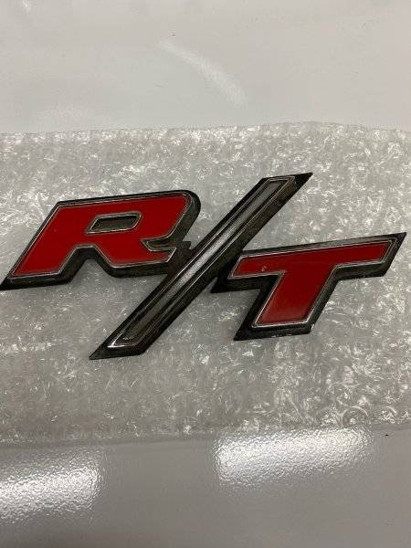 68 Coronet RT fender emblem NOS.jpg