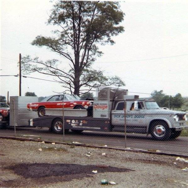 68 Dart Hemi SS LO23 & 67 RT Coronet SS WO23 Dick Landy Transporter & cars.jpg