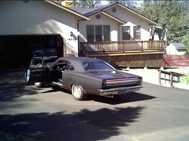 68 RR #22 Driveway Doors open rear ds Apr 26 2011.JPG