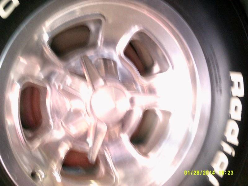 68 RR 295-50-15 Edelbrock Rear Wheels 15 x 9.5in w-5.25in BS #2.JPG